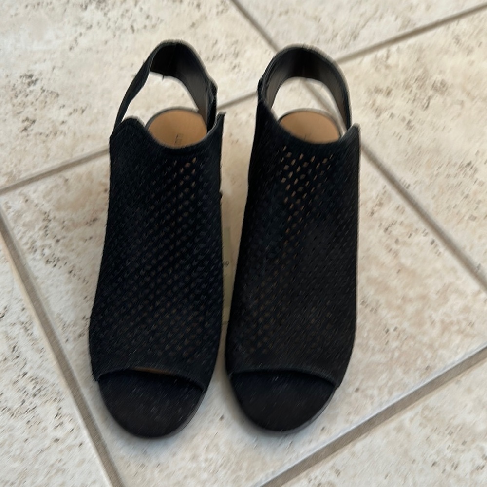 Never worn Lucky Brand black suede low heel sandals